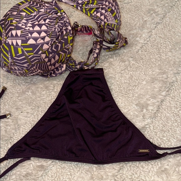 Victoria's Secret Purple Geometric Bikini - Picture 9 of 10